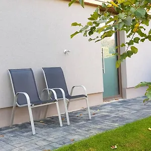Апартаменты With Back Garden