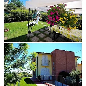 https://casa-la-mimosa-montecarlo.it-tuscanyhotel.com