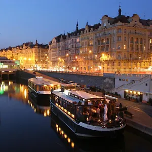 Boat Matylda Praag