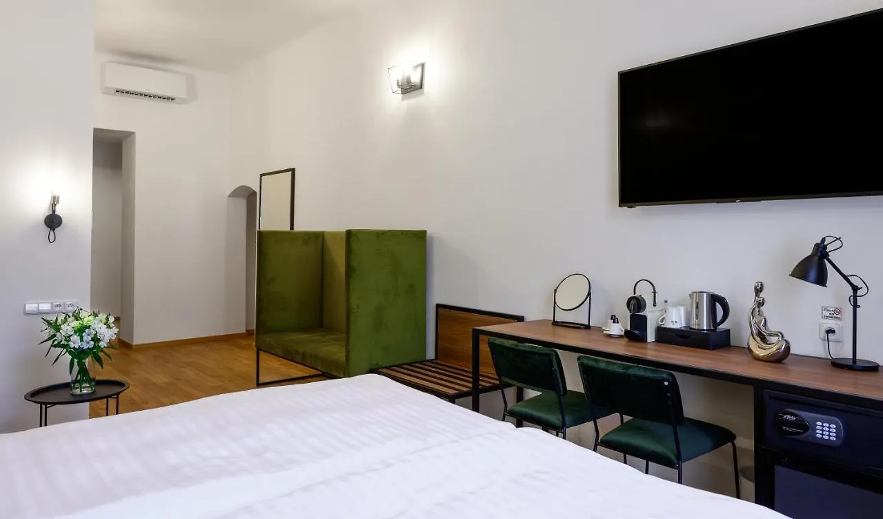 Hotel Garden Court Prague 4*,