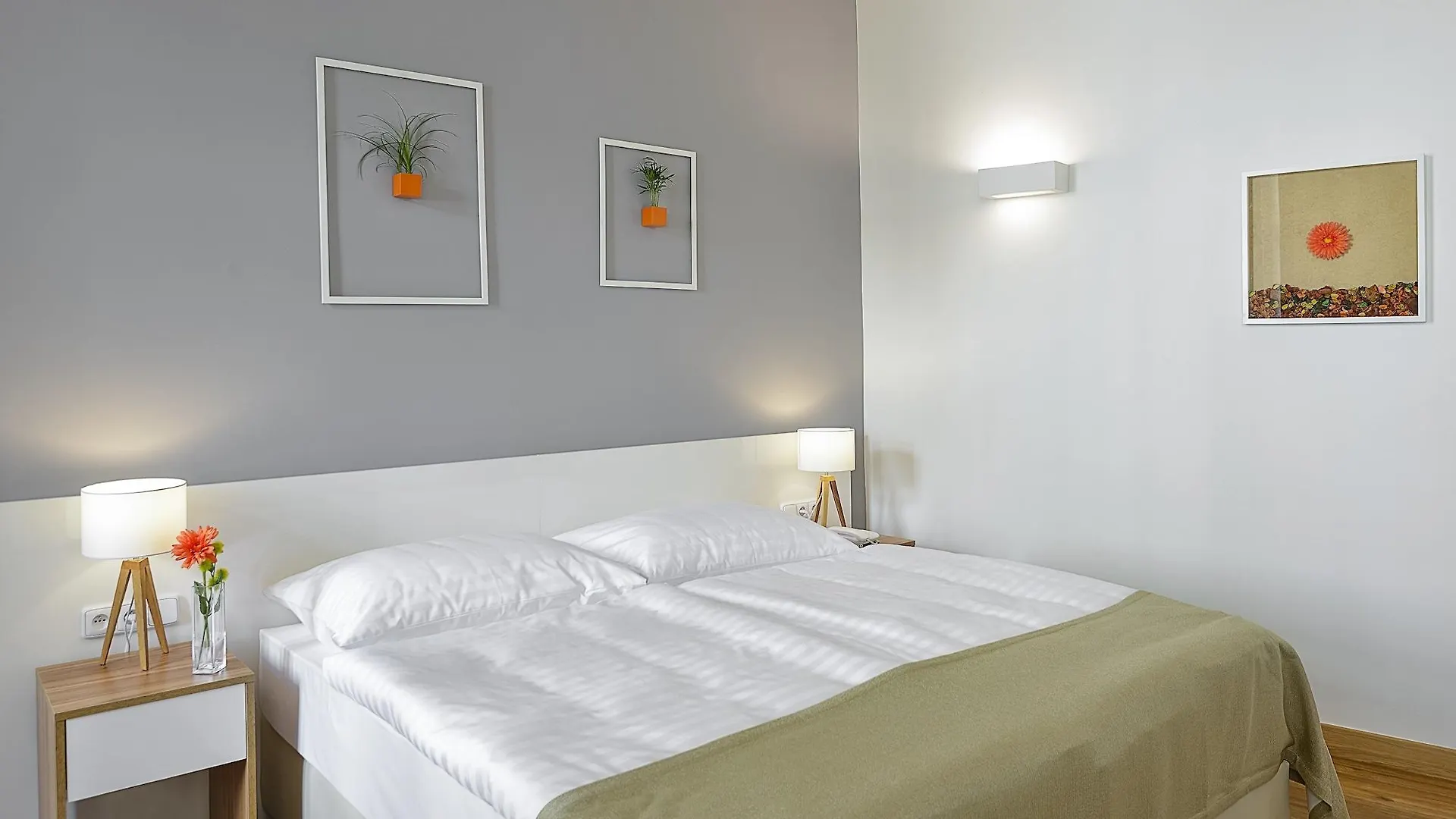 Hotel Garden Court Prague 4*,