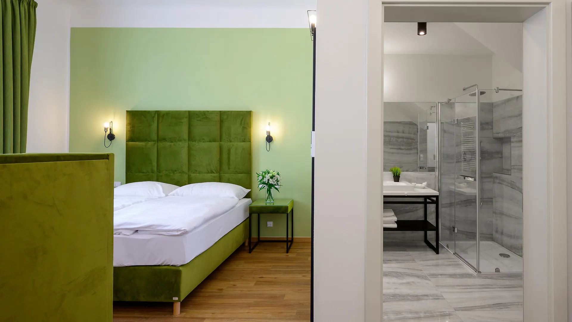 ****  Hotel Garden Court Prague Czech Republic