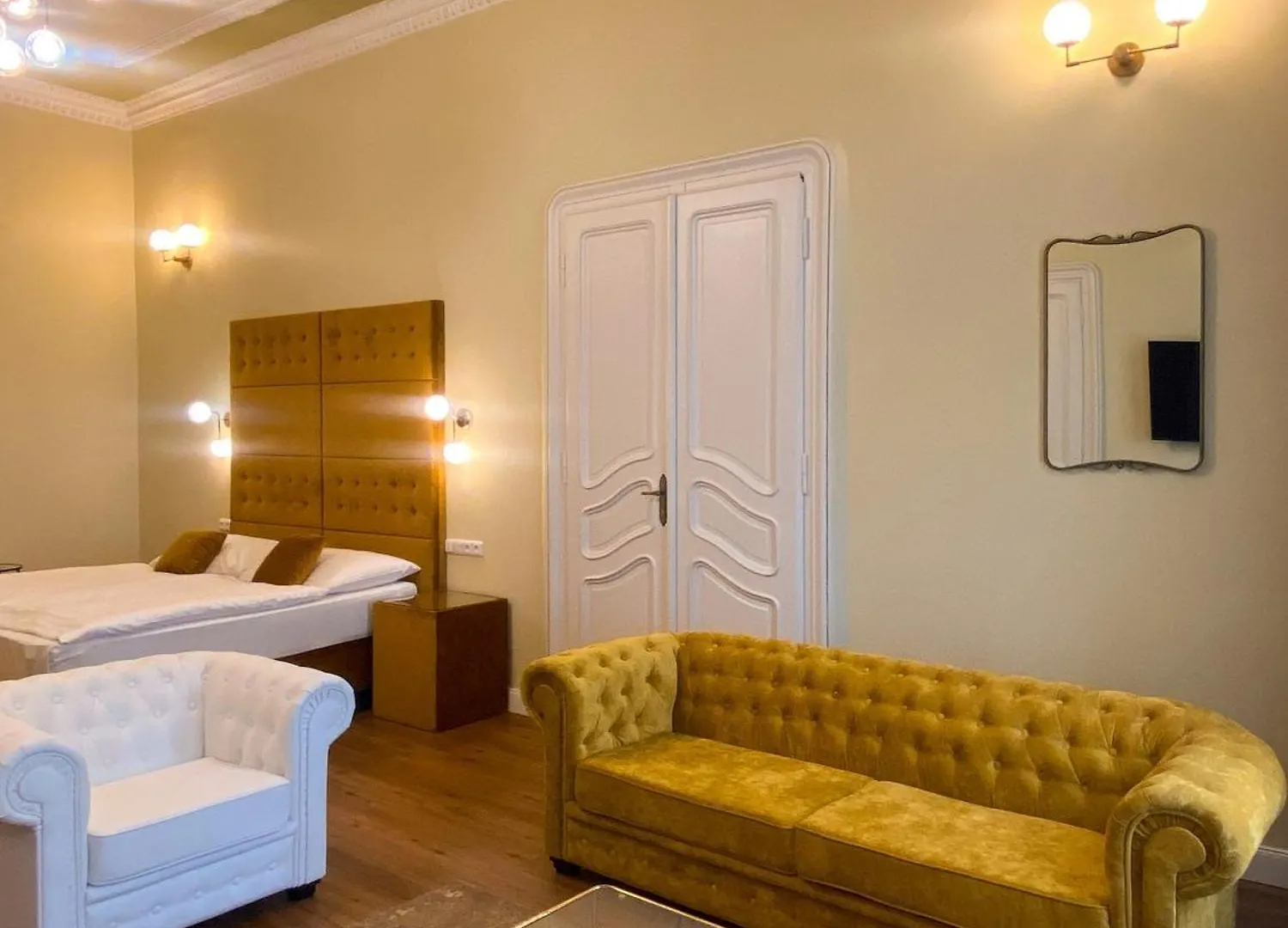 Hotel Garden Court Praga 4*,
