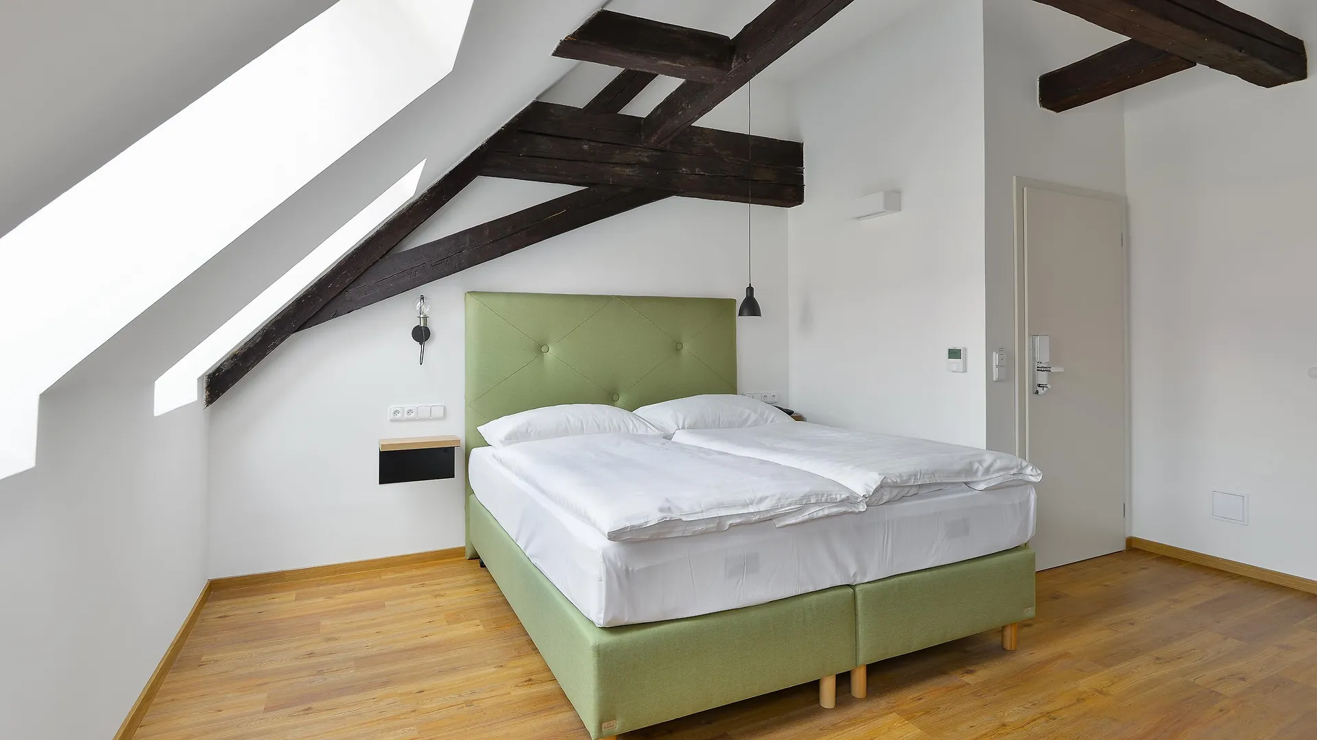 ****  Hotel Garden Court Prague Czech Republic